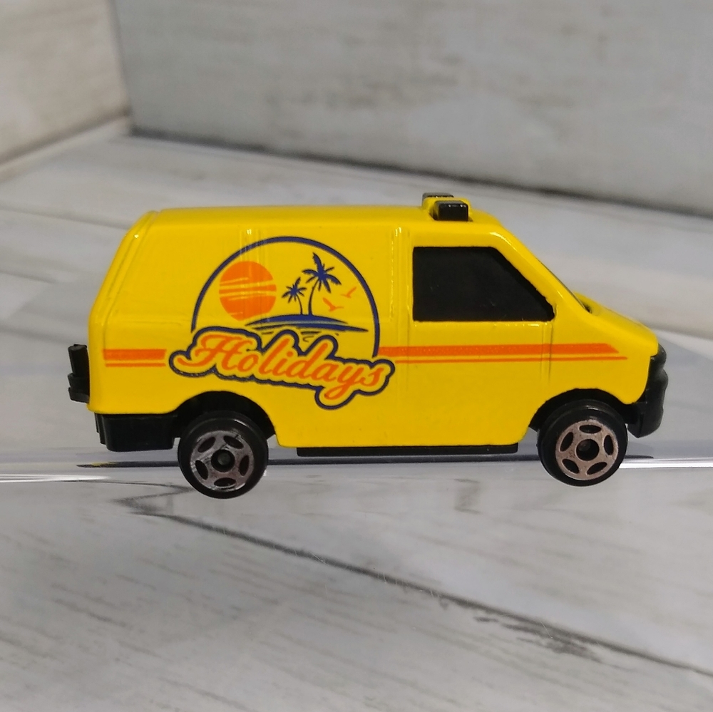 Diecast Metal Holidays Vacation Beach Scenery Panel Van 2.5"l Yellow Black Toy